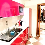 Romana 100 Sqm Deluxe Apartament Apartmán *