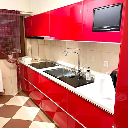 Romana 100 Sqm Deluxe Apartament * ブカレスト