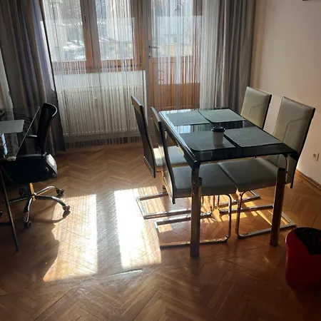 Romana 100 Sqm Deluxe Apartament Apartament