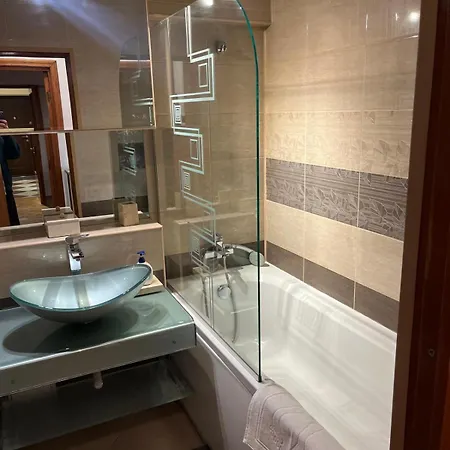 Romana 100 Sqm Deluxe Apartament Lägenhet *