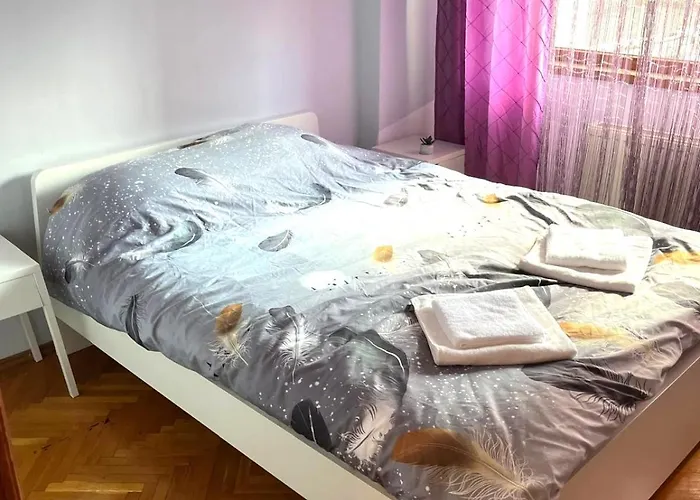 Apartment Romana 100 Sqm Deluxe Apartament *